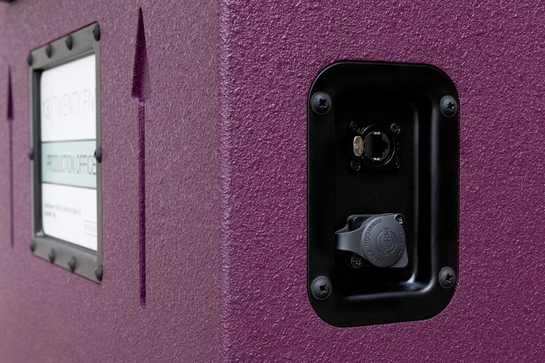 Flightcase_purple_3